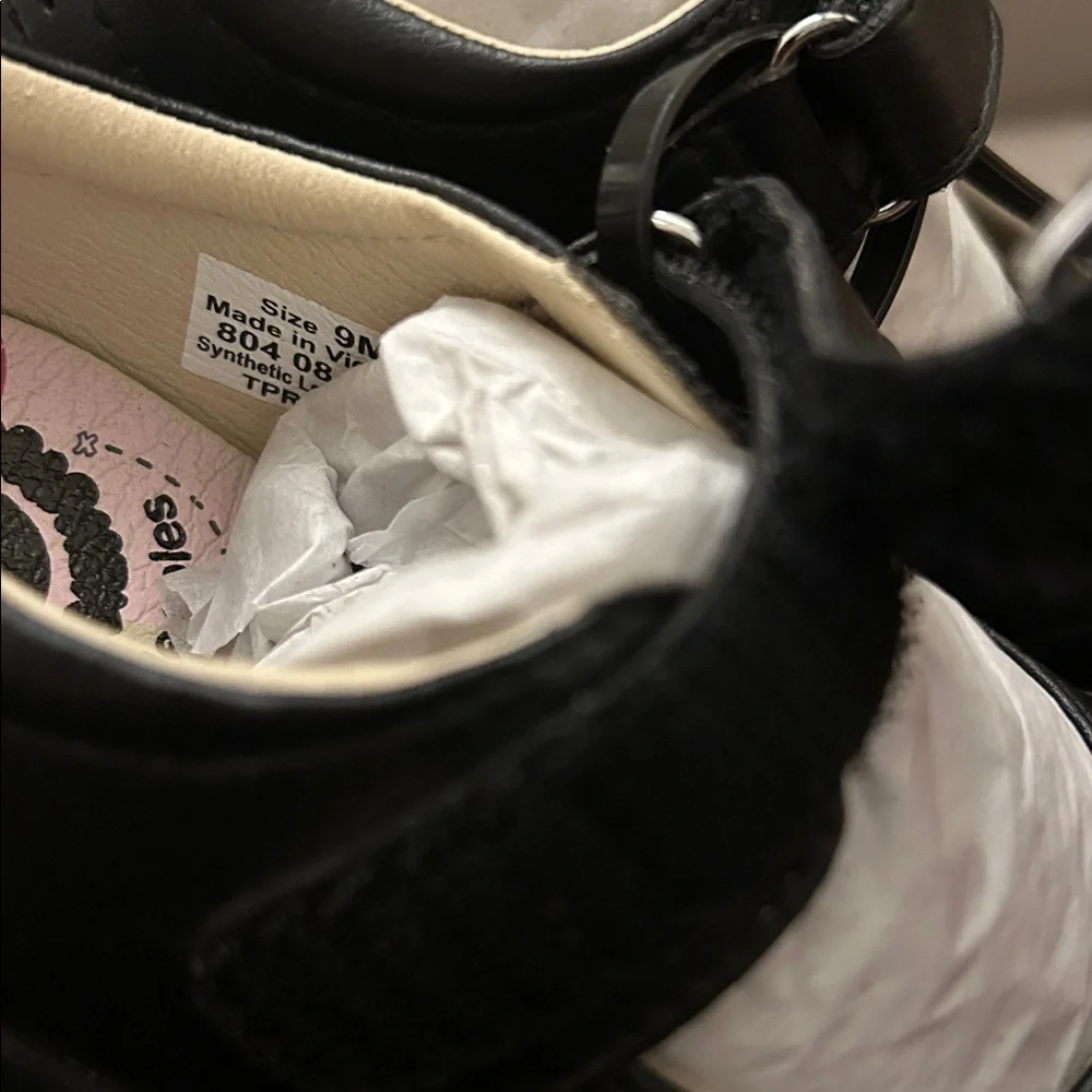 Livie & Luca Classic Black Kids Libra Mary Jane Shoes size 9 NWOT